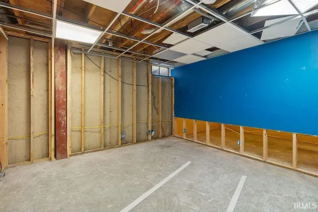 $330,000 | 3616 Oak Ridge Drive, Elkhart, IN 46517