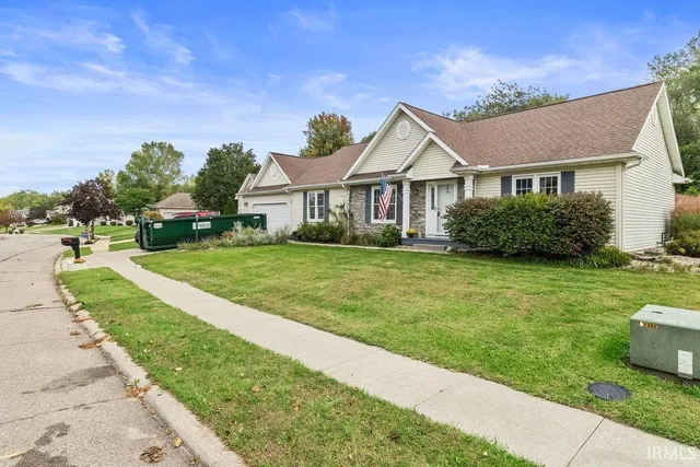 $330,000 | 3616 Oak Ridge Drive, Elkhart, IN 46517