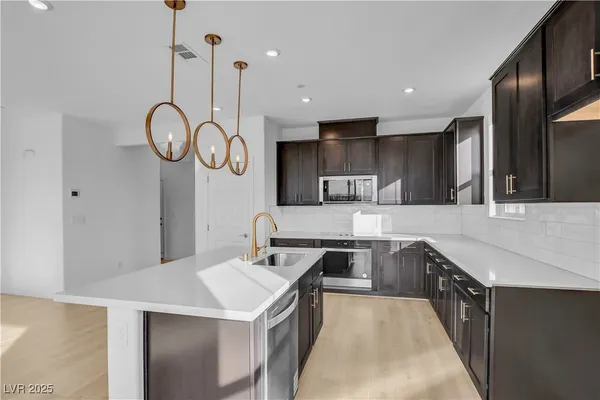 $569,990 | 321 Blossom Wind Street, Henderson, NV 89015