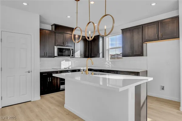 $569,990 | 321 Blossom Wind Street, Henderson, NV 89015