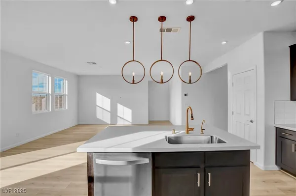 $569,990 | 321 Blossom Wind Street, Henderson, NV 89015