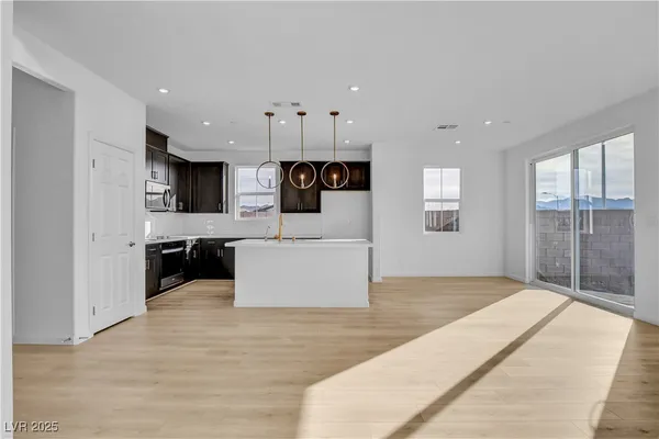 $569,990 | 321 Blossom Wind Street, Henderson, NV 89015