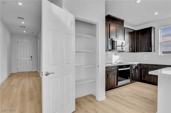 $569,990 | 321 Blossom Wind Street, Henderson, NV 89015