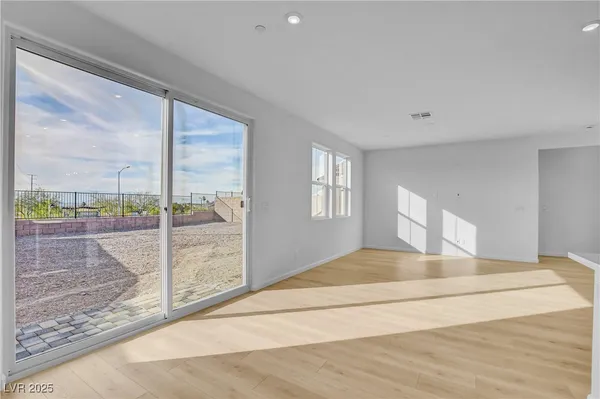 $569,990 | 321 Blossom Wind Street, Henderson, NV 89015