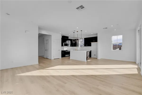 $569,990 | 321 Blossom Wind Street, Henderson, NV 89015