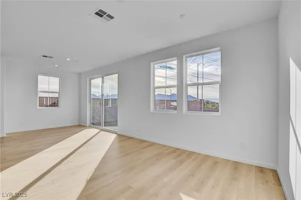 $569,990 | 321 Blossom Wind Street, Henderson, NV 89015