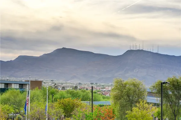 $569,990 | 321 Blossom Wind Street, Henderson, NV 89015