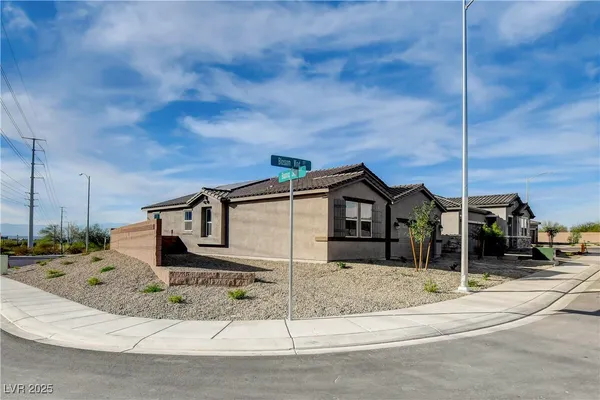 $569,990 | 321 Blossom Wind Street, Henderson, NV 89015