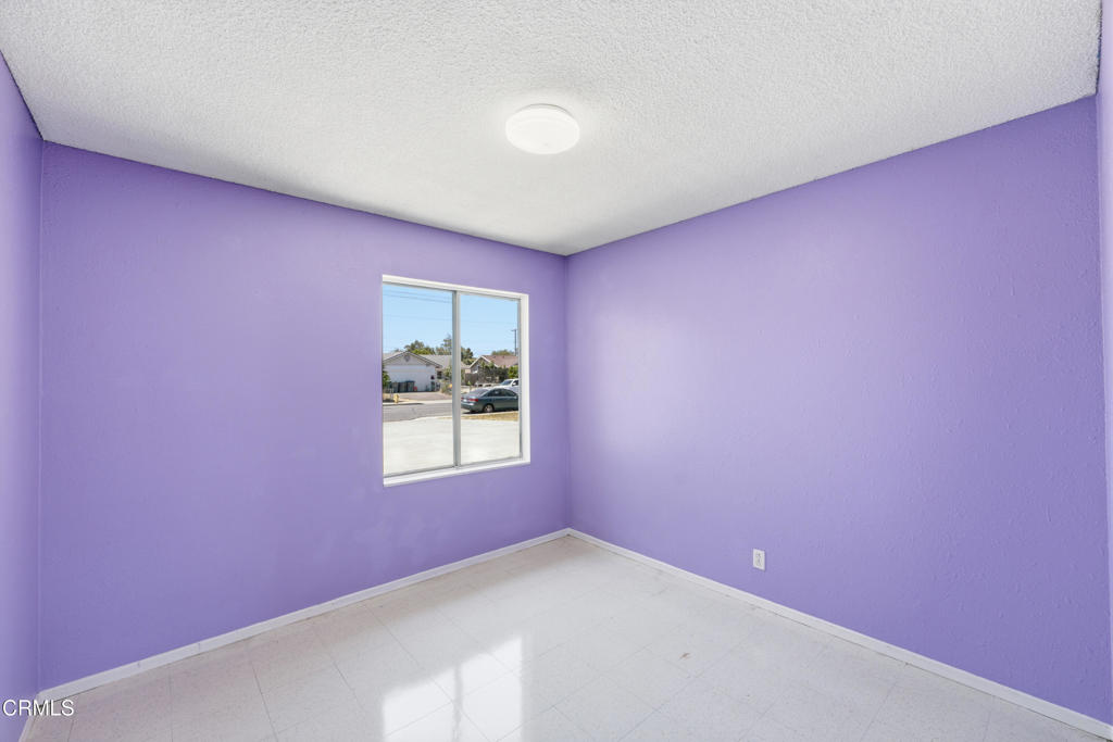 555 Del Sur Way Oxnard, CA 93033 - Photo 13 of 24