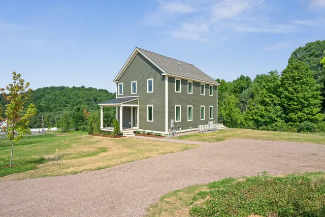 $799,500 | 99 Tractor Road, Hinesburg, VT 05461