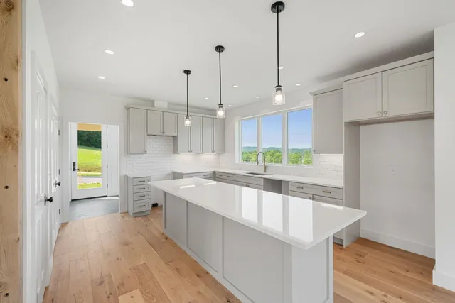 $799,500 | 99 Tractor Road, Hinesburg, VT 05461