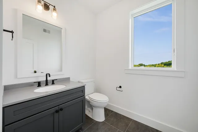 $799,500 | 99 Tractor Road, Hinesburg, VT 05461