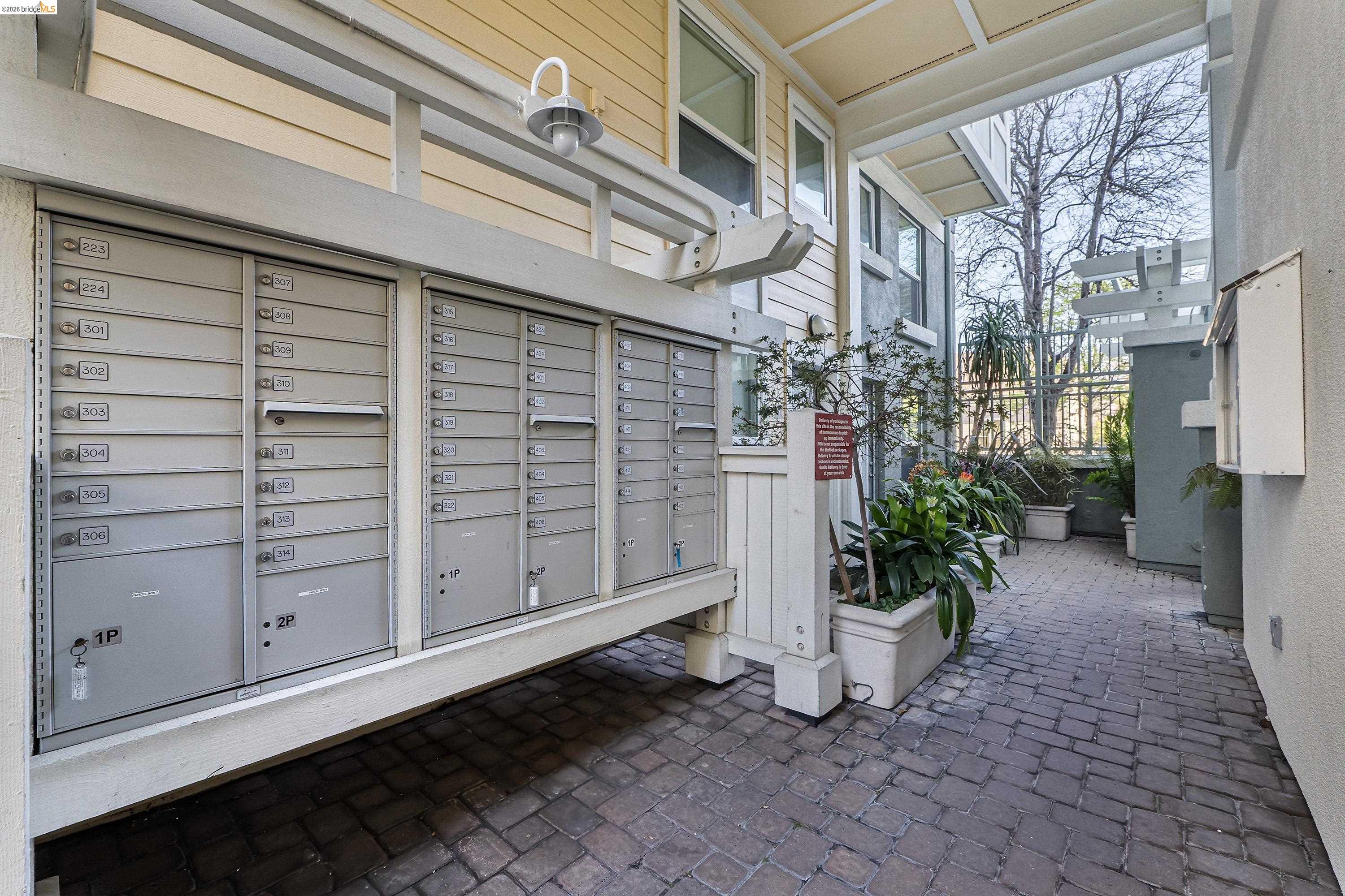 655 12th Street, Unit 205 Oakland, CA 94607 - Photo 28 of 33