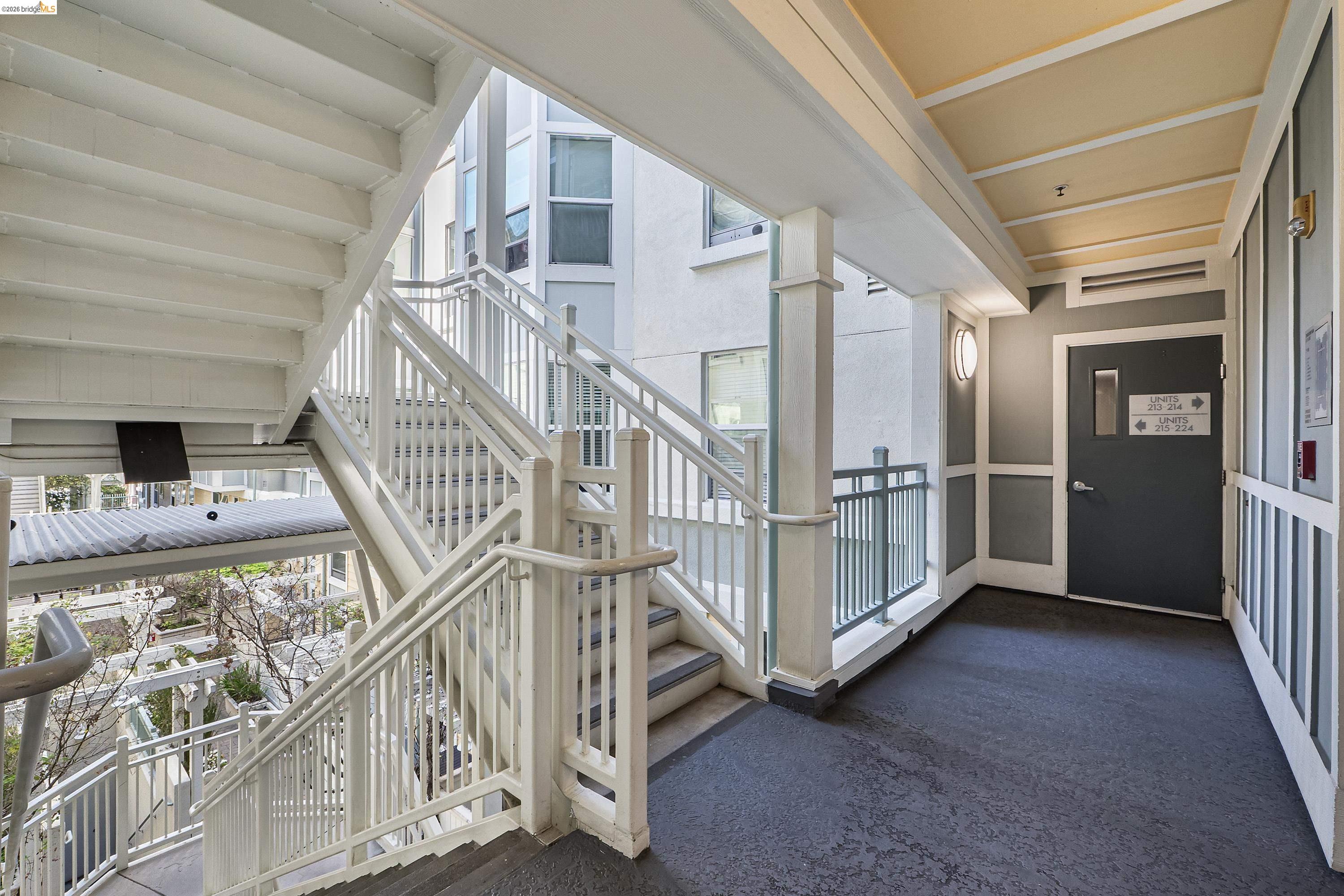 655 12th Street, Unit 205 Oakland, CA 94607 - Photo 31 of 33