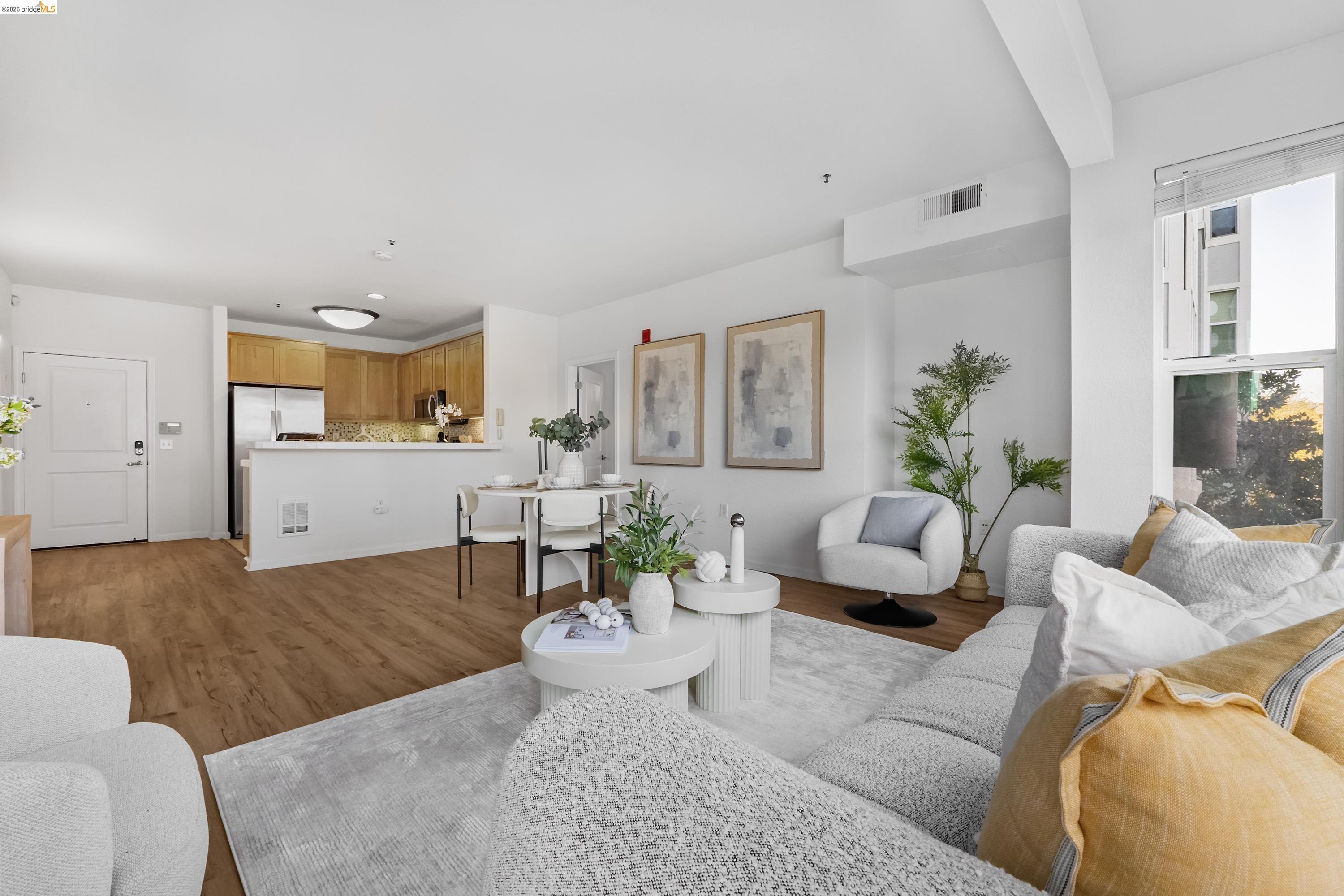 655 12th Street, Unit 205 Oakland, CA 94607 - Photo 8 of 33