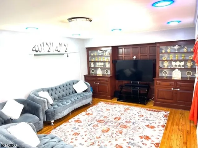 $2,700 | 32 Lenox Avenue, Paterson, NJ 07502