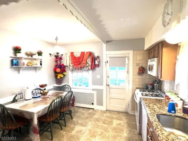 $2,700 | 32 Lenox Avenue, Paterson, NJ 07502