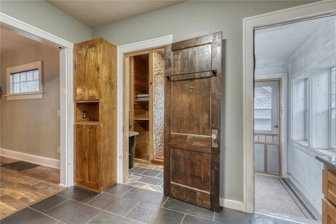 158 Longview Terrace Rochester, NY 14609 - Photo 20 of 50