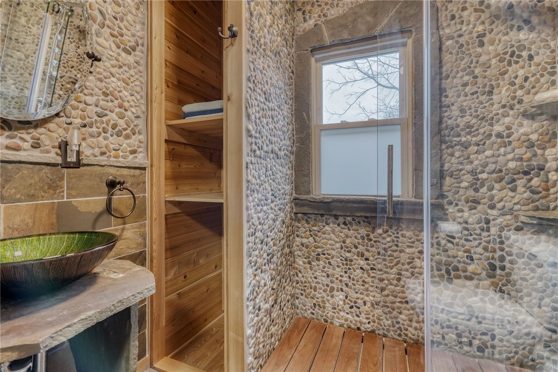 158 Longview Terrace Rochester, NY 14609 - Photo 22 of 50