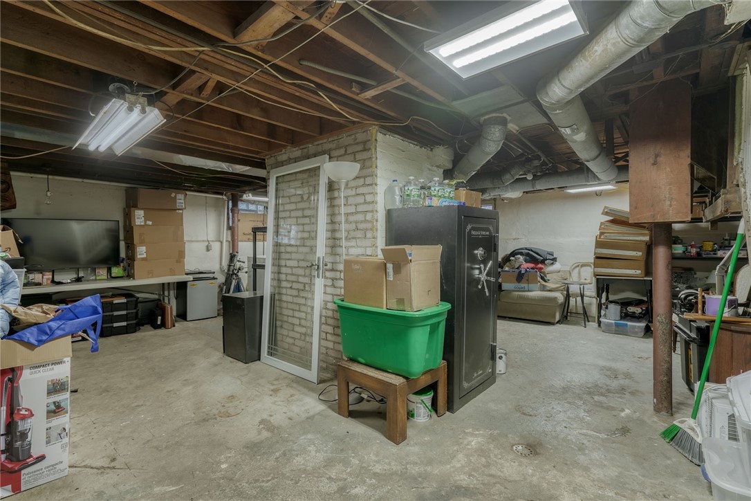 158 Longview Terrace Rochester, NY 14609 - Photo 37 of 50