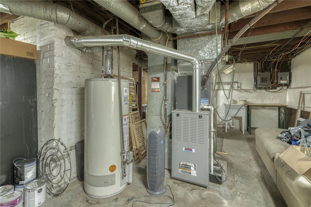 158 Longview Terrace Rochester, NY 14609 - Photo 38 of 50