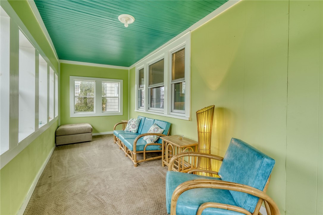 158 Longview Terrace Rochester, NY 14609 - Photo 5 of 50