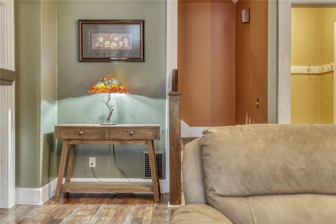 158 Longview Terrace Rochester, NY 14609 - Photo 7 of 50