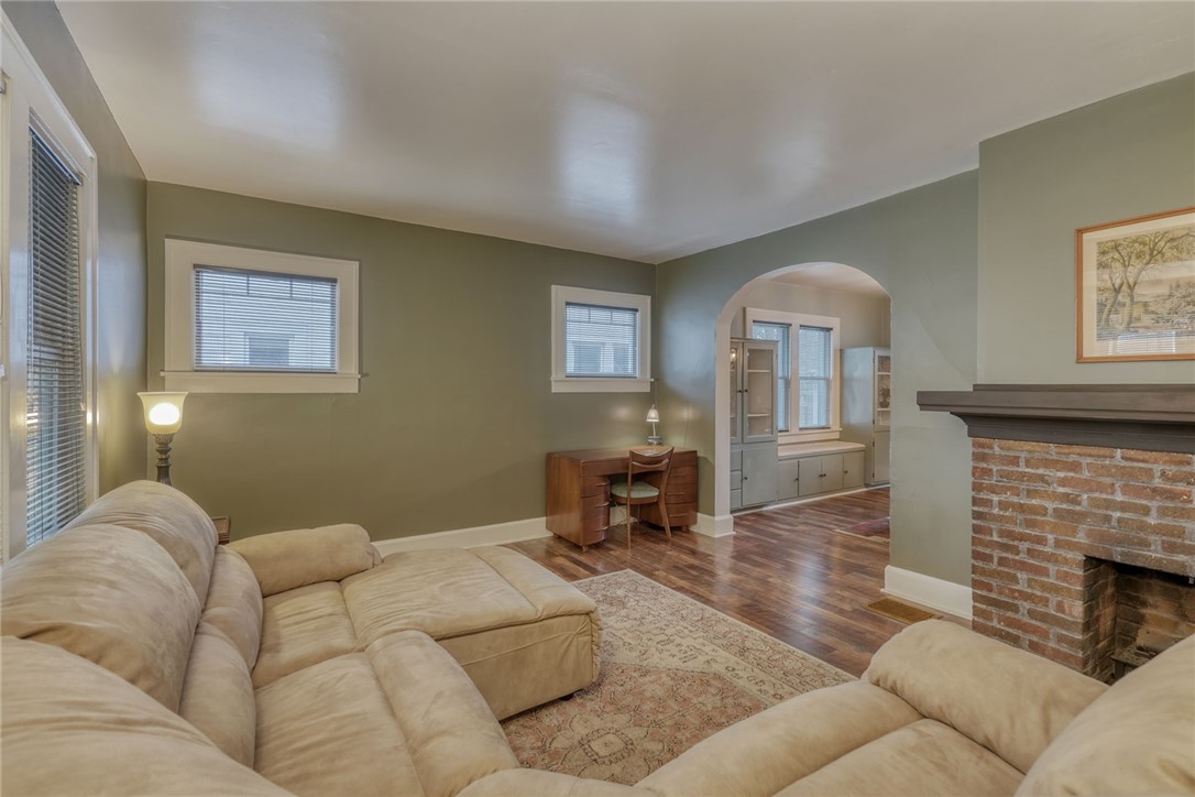 158 Longview Terrace Rochester, NY 14609 - Photo 8 of 50