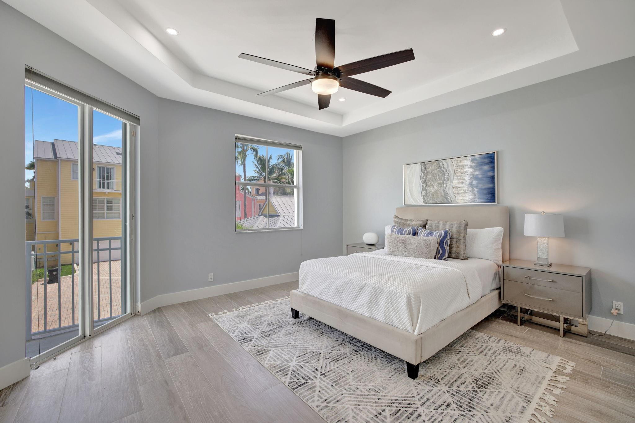 2870 Marina Circle Lighthouse Point, FL 33064 - Photo 12 of 37 Primary suite with custom closets