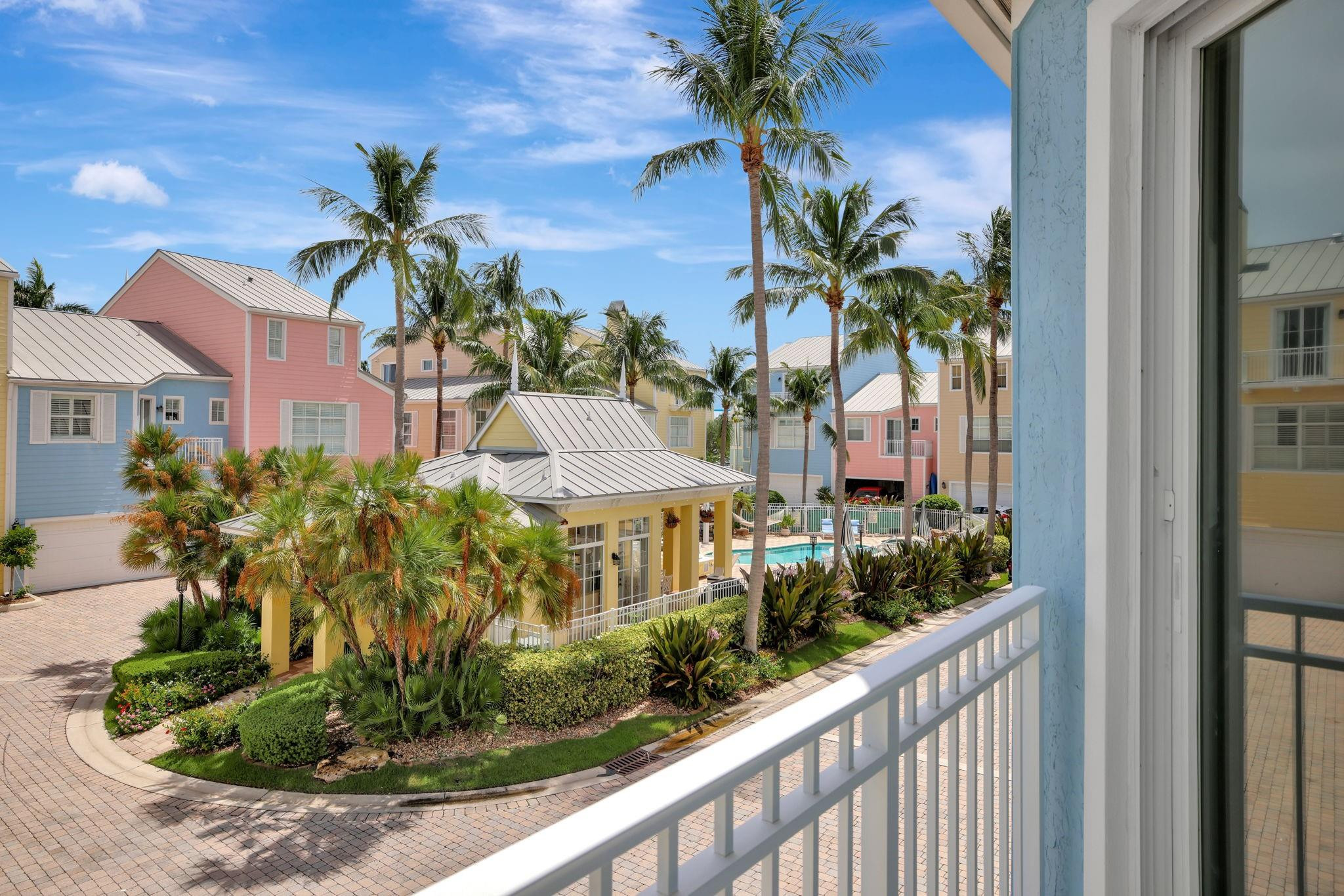 2870 Marina Circle Lighthouse Point, FL 33064 - Photo 15 of 37 View from primary bedroom balcony