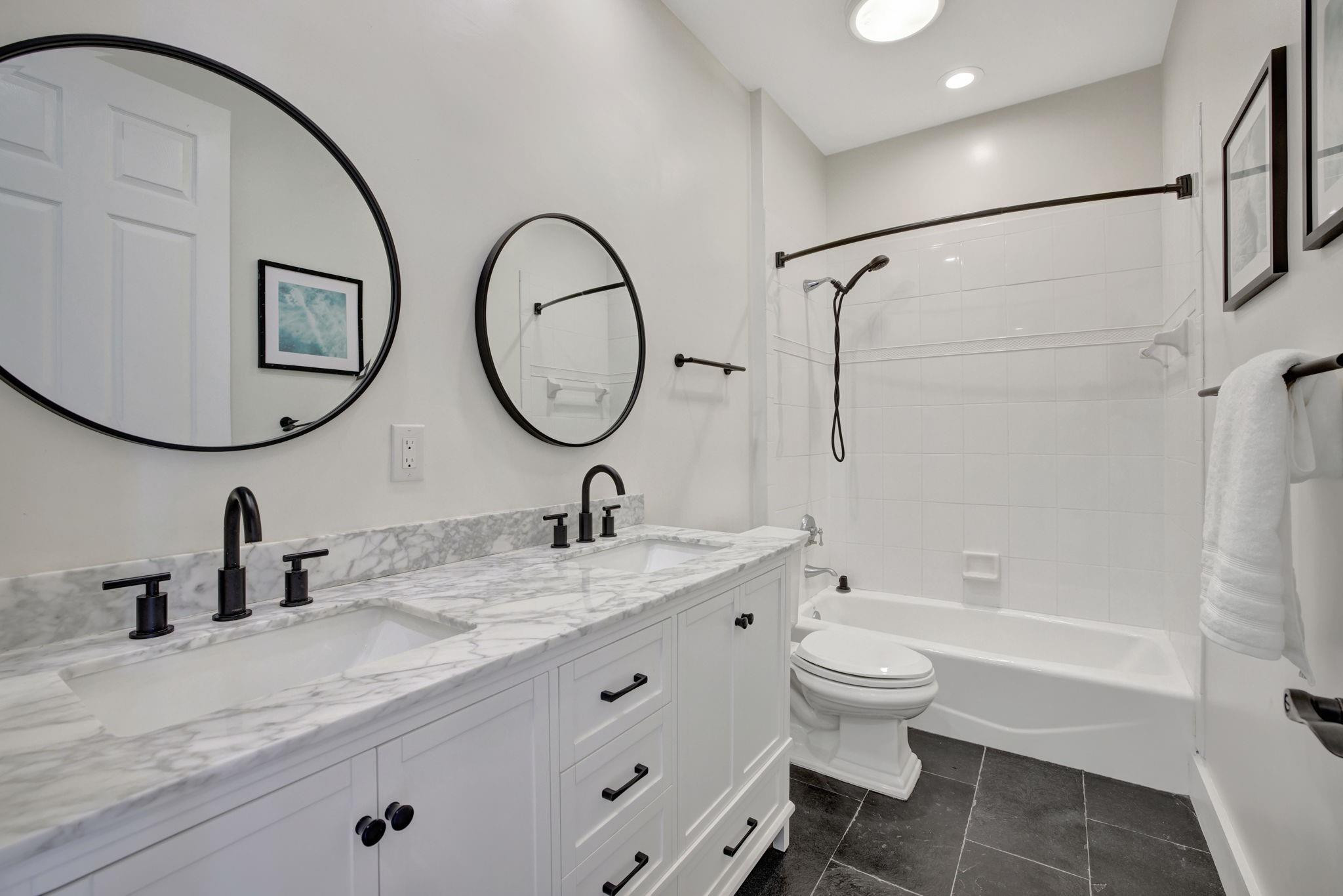 2870 Marina Circle Lighthouse Point, FL 33064 - Photo 19 of 37 Photo 19