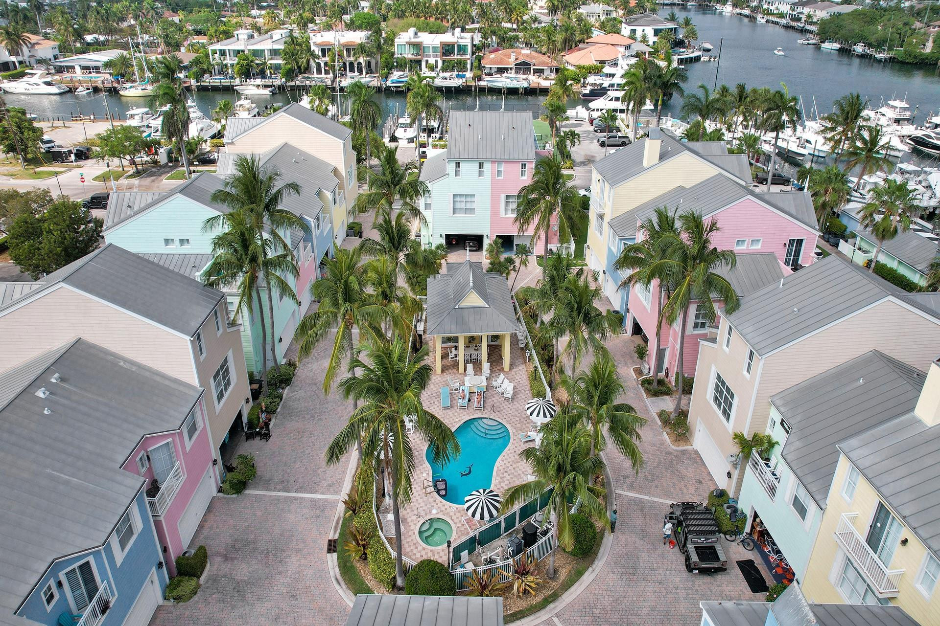 2870 Marina Circle Lighthouse Point, FL 33064 - Photo 28 of 37 Photo 28