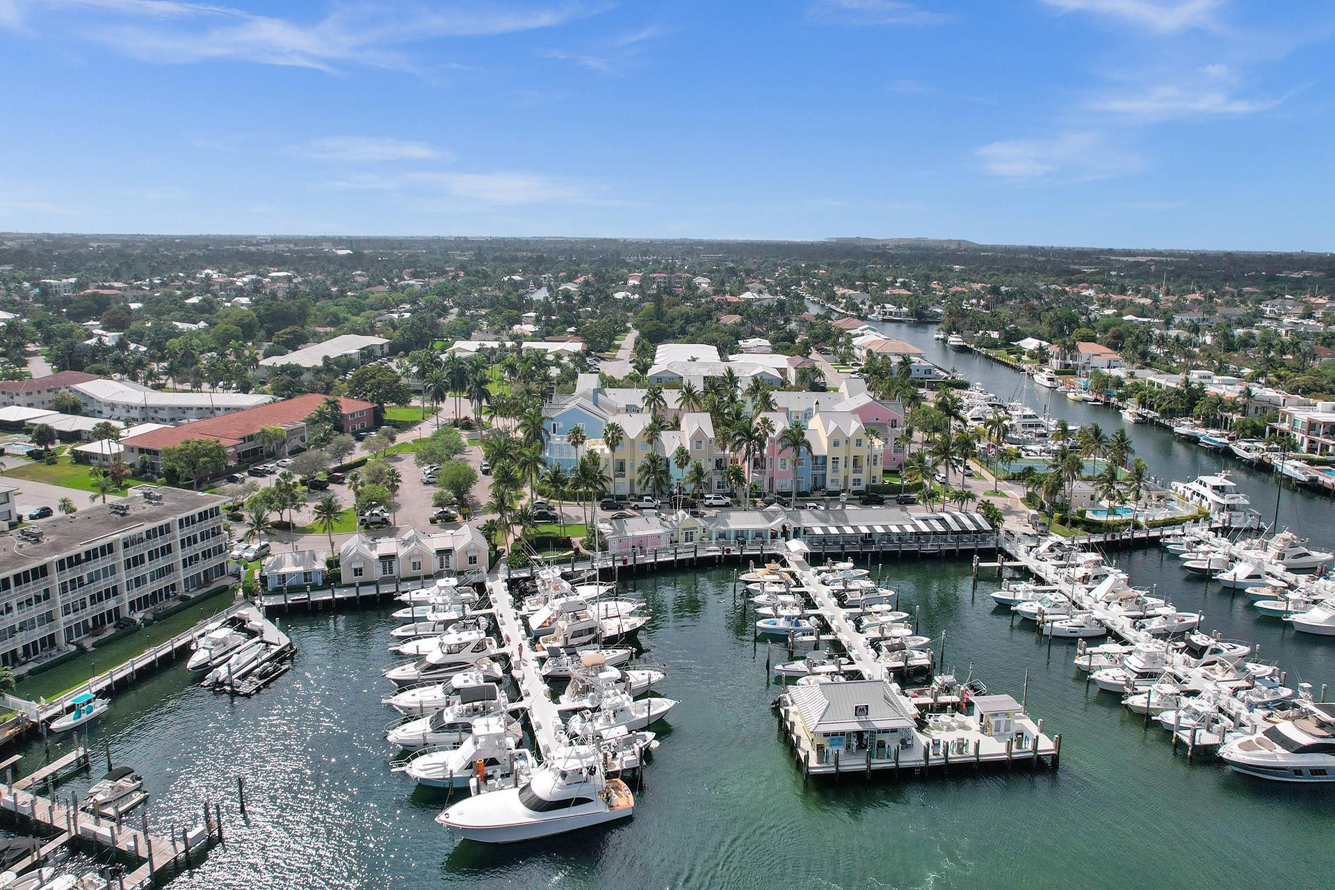 2870 Marina Circle Lighthouse Point, FL 33064 - Photo 4 of 37 Photo 4