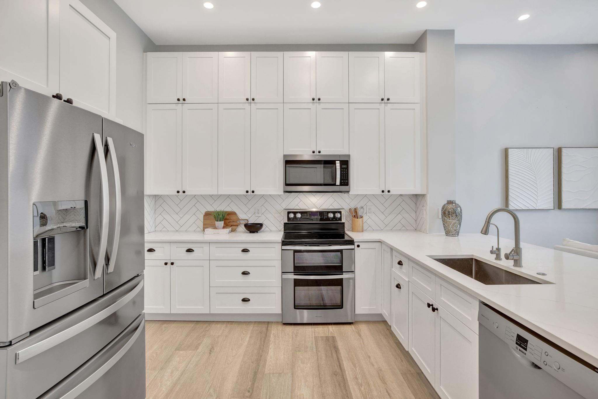 2870 Marina Circle Lighthouse Point, FL 33064 - Photo 8 of 37 Photo 8