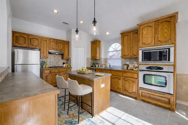 $2,650 | 1607 Monte Carlo Drive, Mansfield, TX 76063