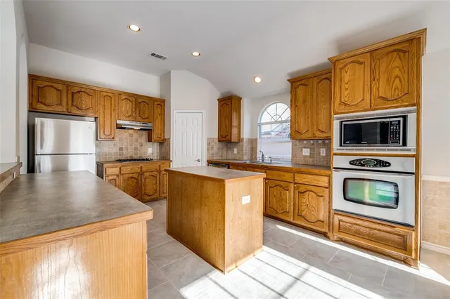 $2,650 | 1607 Monte Carlo Drive, Mansfield, TX 76063