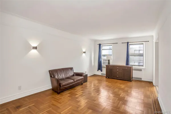 $2,400 | 35-40 82nd Street, Unit 4D | Jackson Heights