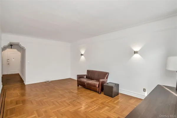 $2,400 | 35-40 82nd Street, Unit 4D | Jackson Heights