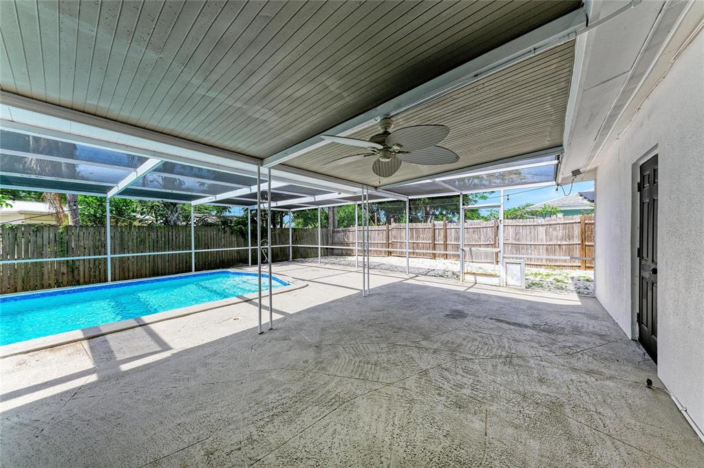 2544 Orsova Way Sarasota, FL 34231 - Photo 32 of 39 a view of backyard with wooden fence