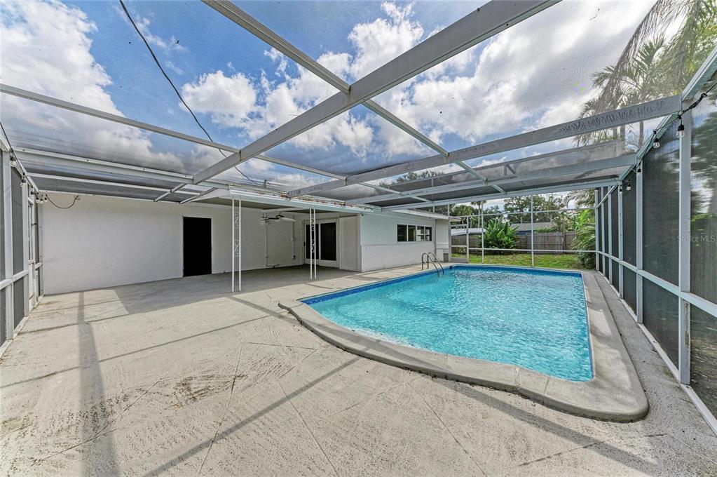 2544 Orsova Way Sarasota, FL 34231 - Photo 35 of 39 a view of a porch