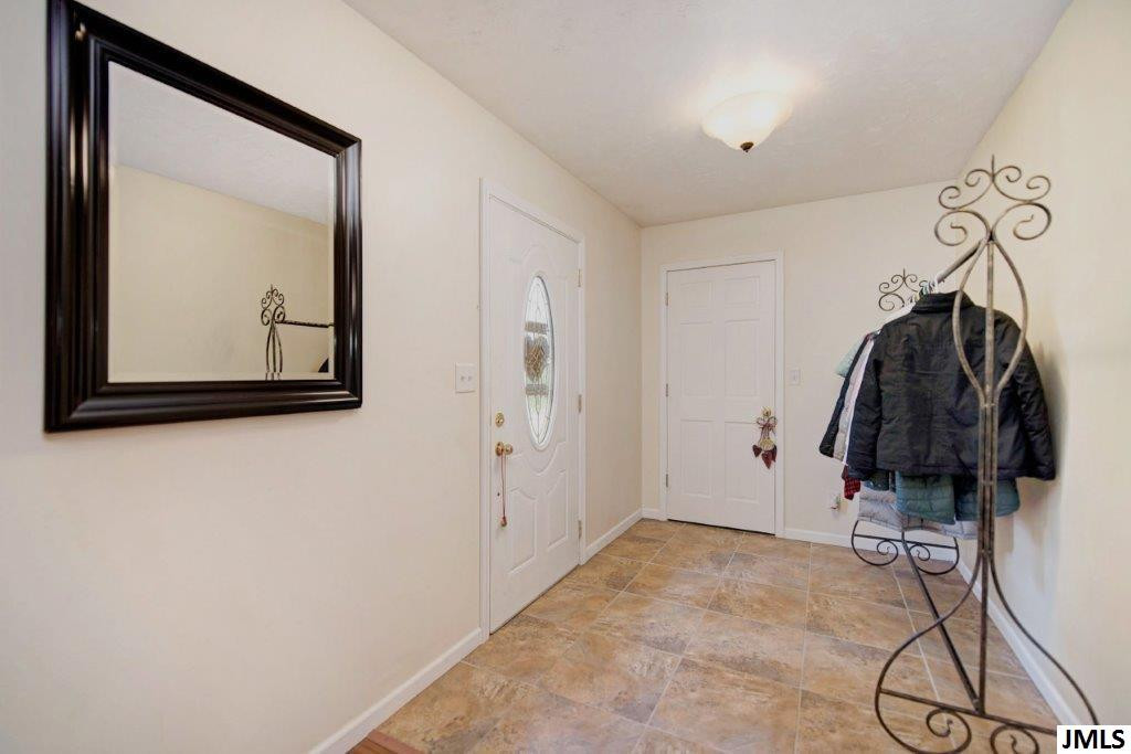 13189 Bunkerhill Road Munith, MI 49259 - Photo 3 of 28 Photo 3