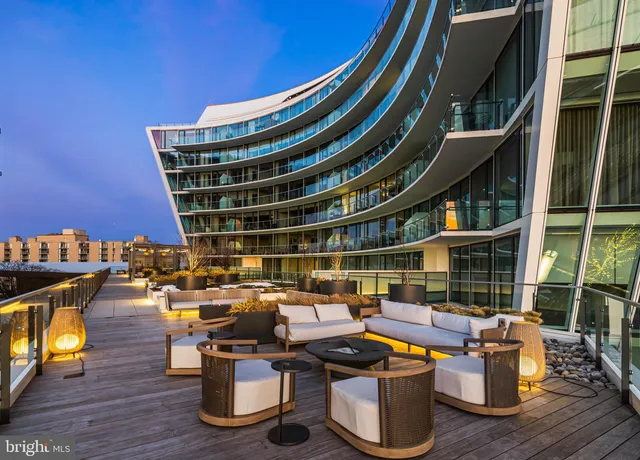 $1,000,000 | 601 Wharf Street Southwest, Unit 411, Washington, DC 20024