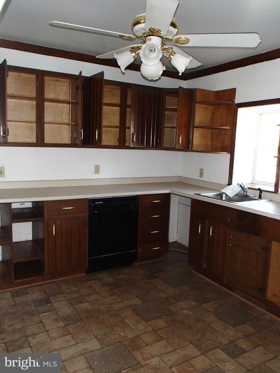 8420 Lockwood Road Pasadena, MD 21122 - Photo 14 of 15 Kitchen