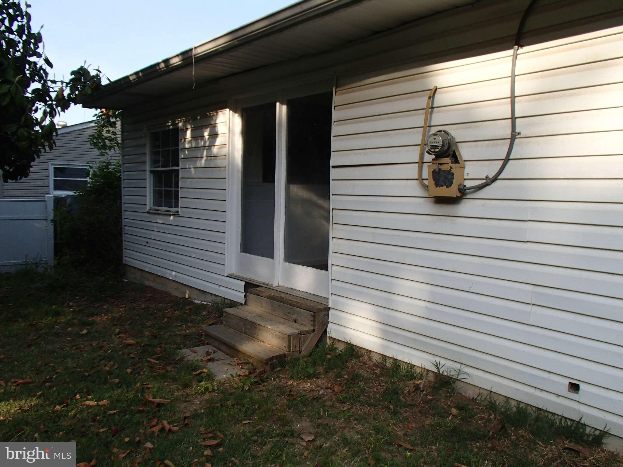 8420 Lockwood Road Pasadena, MD 21122 - Photo 5 of 15 Exterior Rear