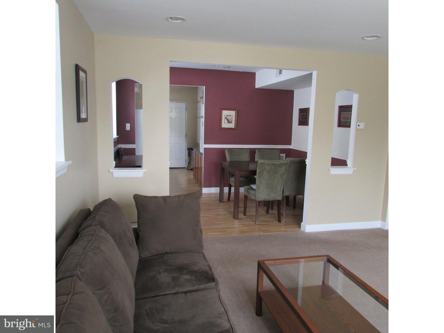 9223 Exeter Road Philadelphia, PA 19114 - Photo 4 of 19 Living Room