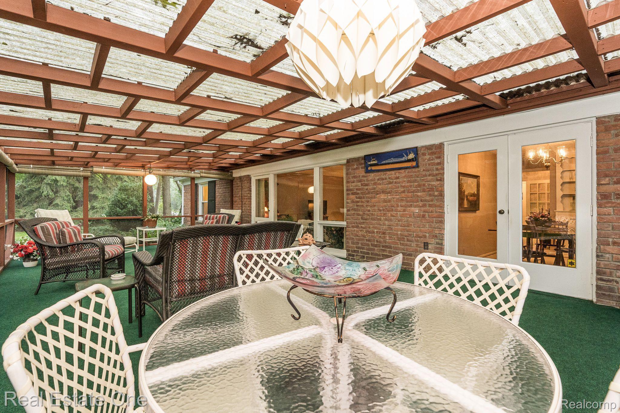 851 Peach Tree Lane Rochester, MI 48306 - Photo 53 of 60 Sun Porch to enjoy 3 Seasons!