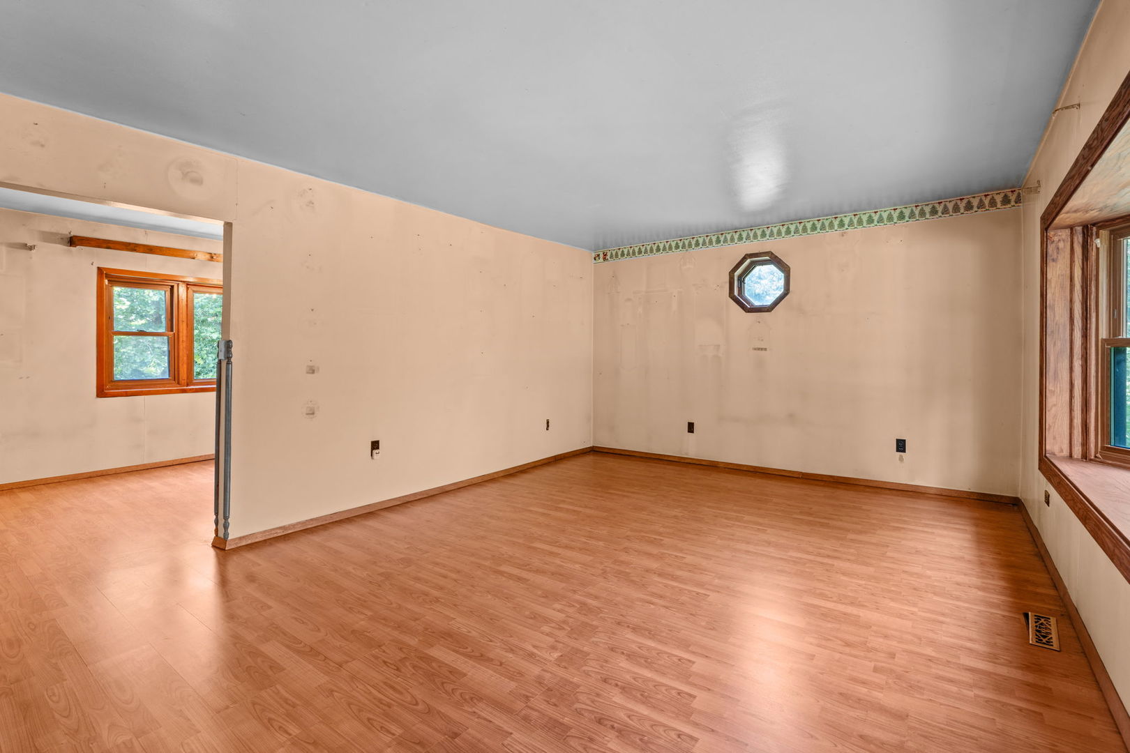 5N452 Central Road Itasca, IL 60143 - Photo 11 of 39 a view of a room with wooden floor