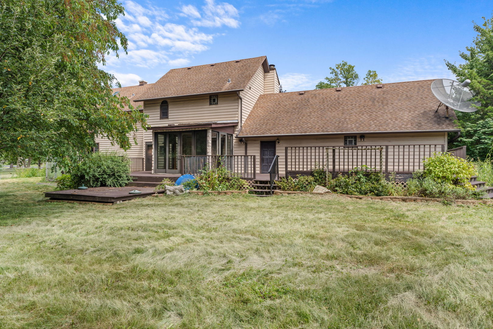 5N452 Central Road Itasca, IL 60143 - Photo 32 of 39 a front view of a house with garden