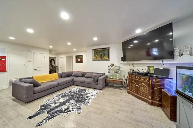 $1,020,000 | 2513 West Mall Place, Anaheim, CA 92804