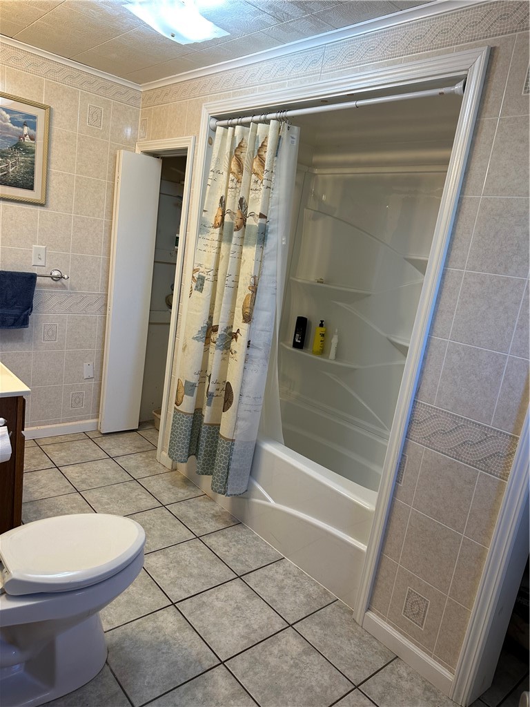 116 Derrick Road Bradford, PA 16701 - Photo 11 of 43 FIRST FLOOR BATH